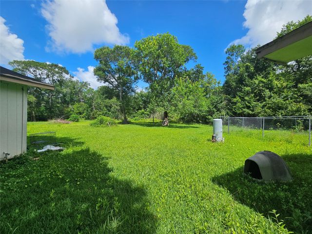 132 Otter Trail, Lake Jackson, TX 77566
