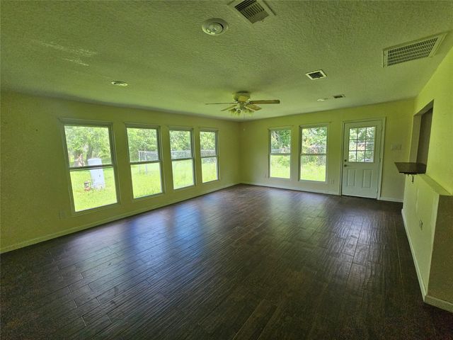 132 Otter Trail, Lake Jackson, TX 77566