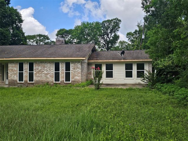 132 Otter Trail, Lake Jackson, TX 77566