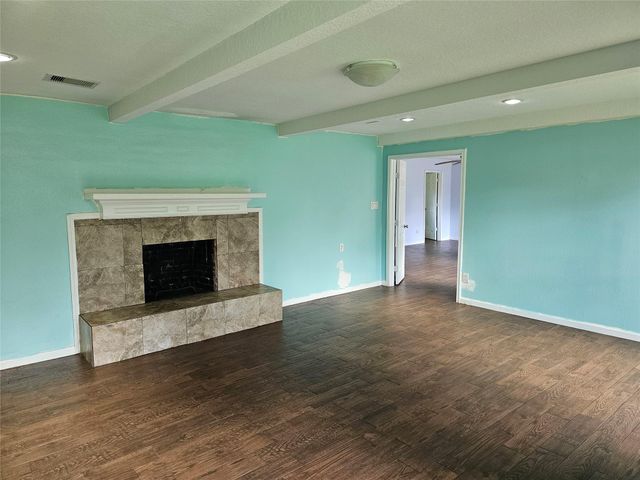 132 Otter Trail, Lake Jackson, TX 77566