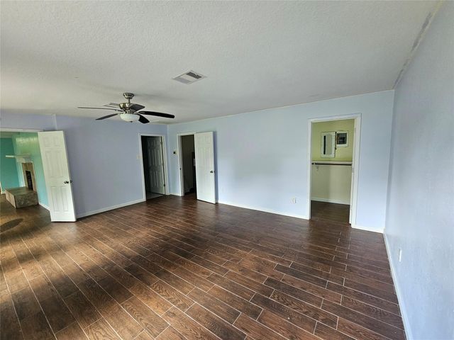 132 Otter Trail, Lake Jackson, TX 77566