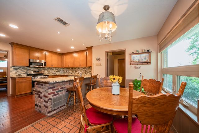 1413 S Main Street S, Lindale, TX 75771