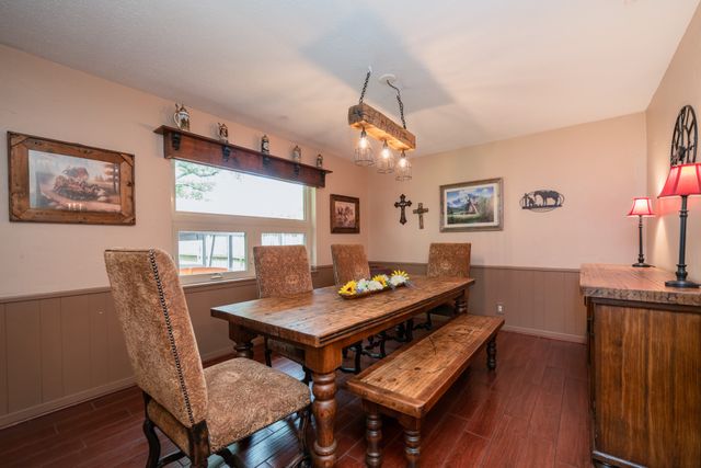 1413 S Main Street S, Lindale, TX 75771