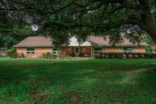 1413 S Main Street S, Lindale, TX 75771