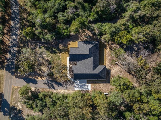 1915 Lone Star Lane, Franklin, TX 77856