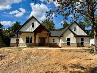 1915 Lone Star Lane, Franklin, TX 77856