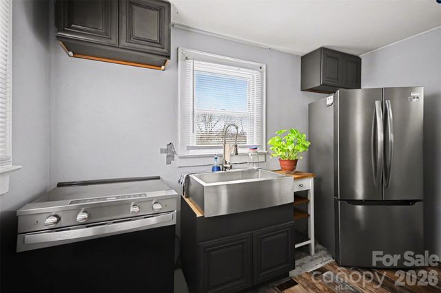 222 N Linwood Avenue, Charlotte, NC 28216