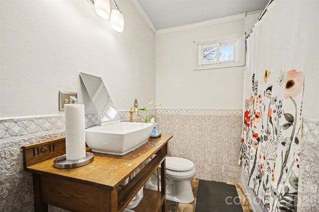 222 N Linwood Avenue, Charlotte, NC 28216