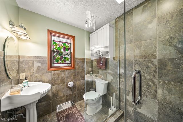 5300 Hayes Road, Ravenna, OH 44266