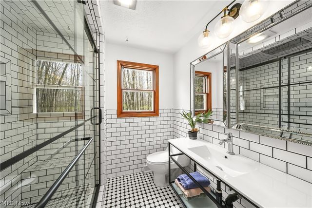5300 Hayes Road, Ravenna, OH 44266