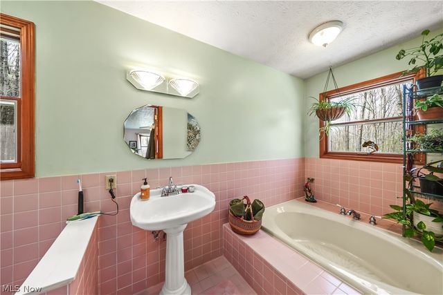 5300 Hayes Road, Ravenna, OH 44266