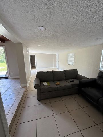 2212 LAKEVIEW STREET, Lakeland, FL 33801