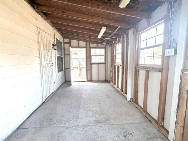 12211 Meadow Crest Court, Meadows Place, TX 77477
