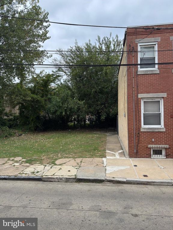 2028 N BODINE ST, Philadelphia, PA 19122