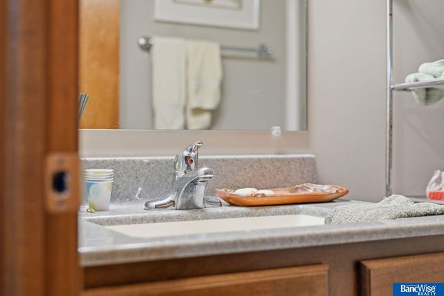 5642 Barrington Circle, Lincoln, NE 68516