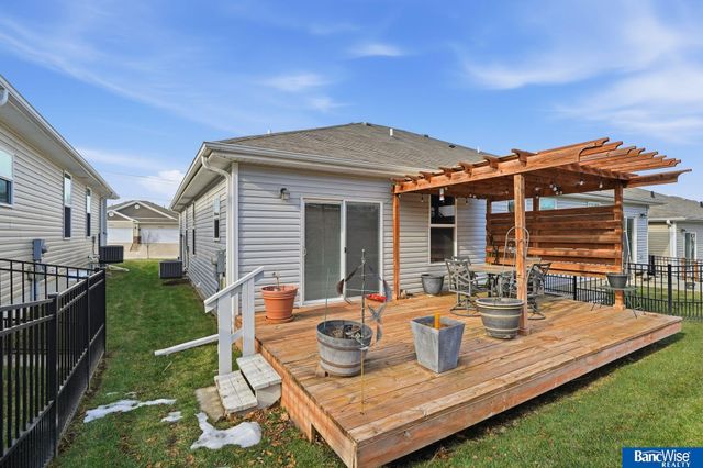 5642 Barrington Circle, Lincoln, NE 68516
