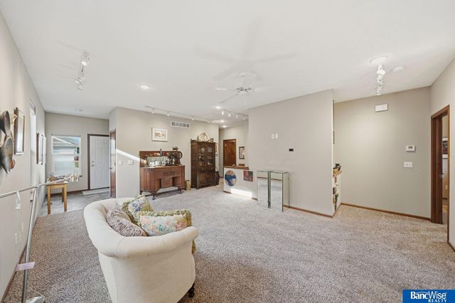 5642 Barrington Circle, Lincoln, NE 68516