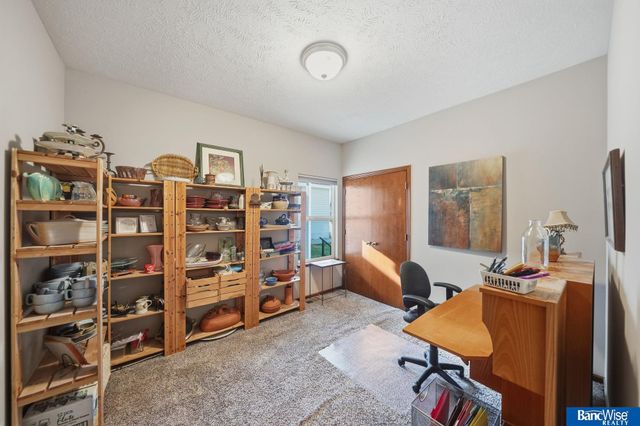 5642 Barrington Circle, Lincoln, NE 68516