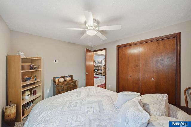 5642 Barrington Circle, Lincoln, NE 68516