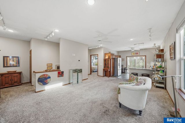 5642 Barrington Circle, Lincoln, NE 68516