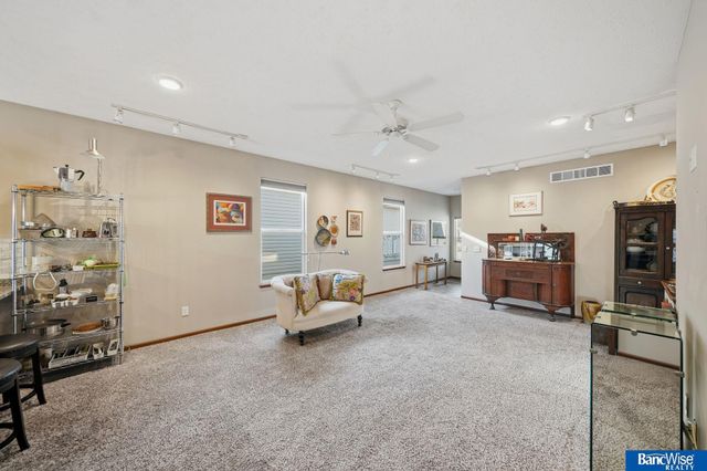 5642 Barrington Circle, Lincoln, NE 68516