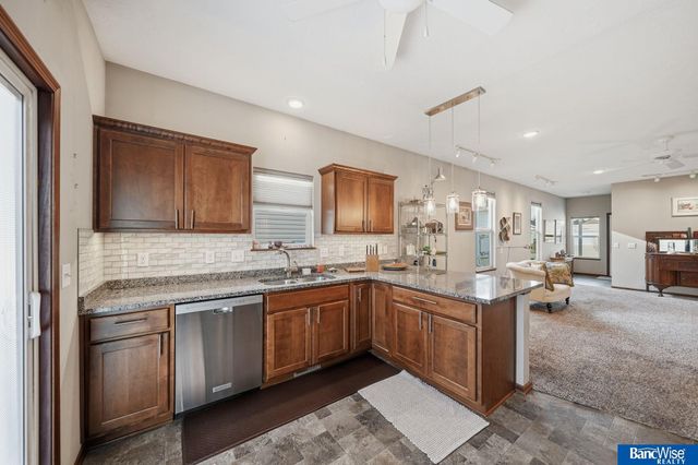 5642 Barrington Circle, Lincoln, NE 68516