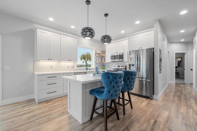 234 Watertower CIRCLE, Iron Ridge, WI 53035