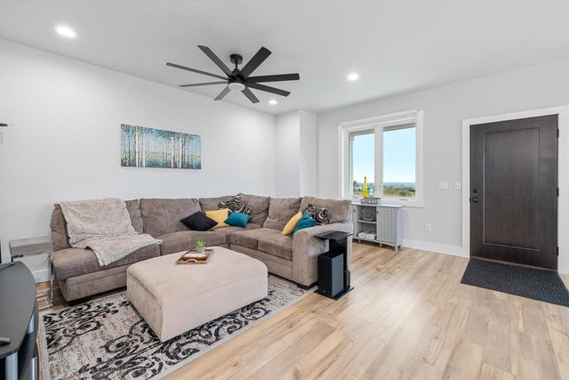 234 Watertower CIRCLE, Iron Ridge, WI 53035