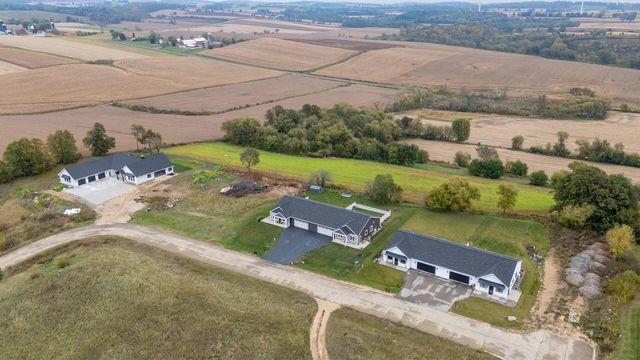 234 Watertower CIRCLE, Iron Ridge, WI 53035