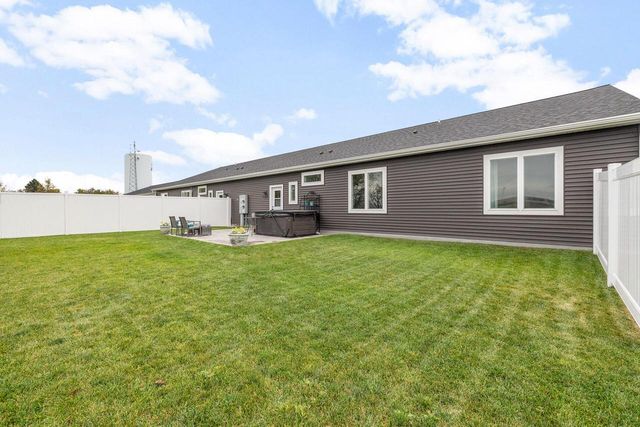 234 Watertower CIRCLE, Iron Ridge, WI 53035