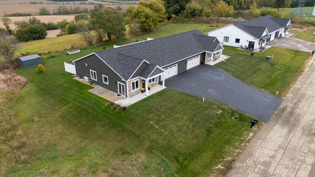 234 Watertower CIRCLE, Iron Ridge, WI 53035