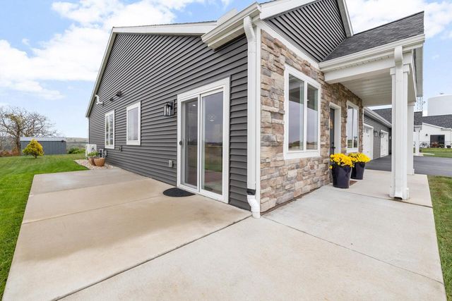 234 Watertower CIRCLE, Iron Ridge, WI 53035