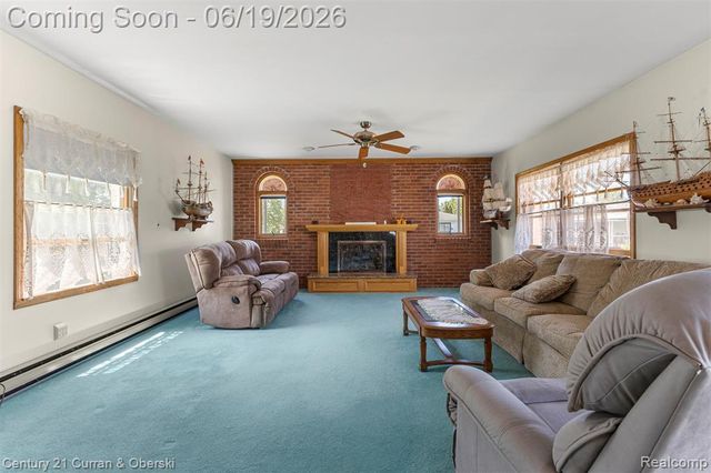 23312 E Fairway Drive, Trenton, MI 48183