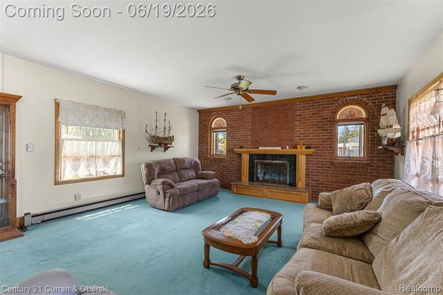 23312 E Fairway Drive, Trenton, MI 48183