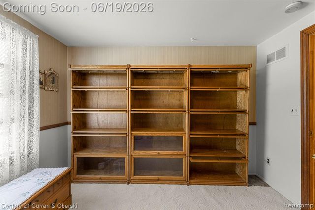 23312 E Fairway Drive, Trenton, MI 48183