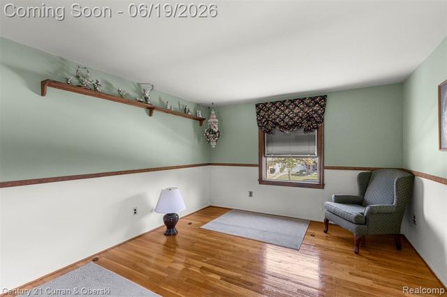 23312 E Fairway Drive, Trenton, MI 48183