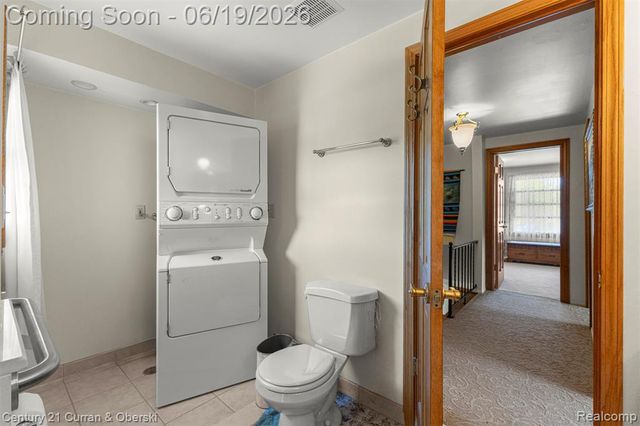 23312 E Fairway Drive, Trenton, MI 48183
