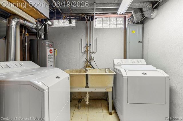 23312 E Fairway Drive, Trenton, MI 48183