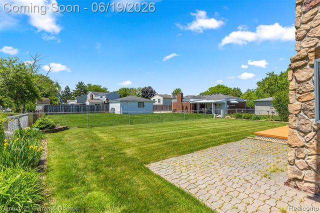 23312 E Fairway Drive, Trenton, MI 48183