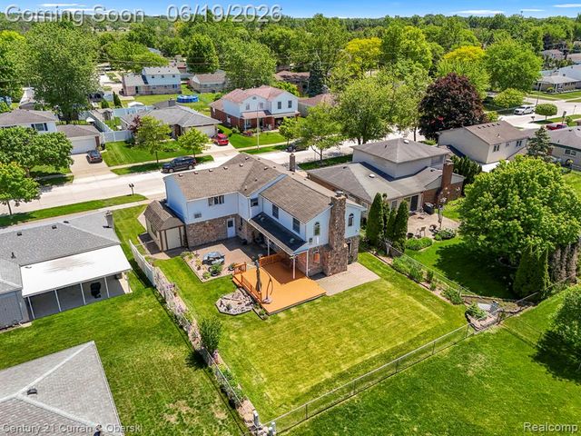 23312 E Fairway Drive, Trenton, MI 48183