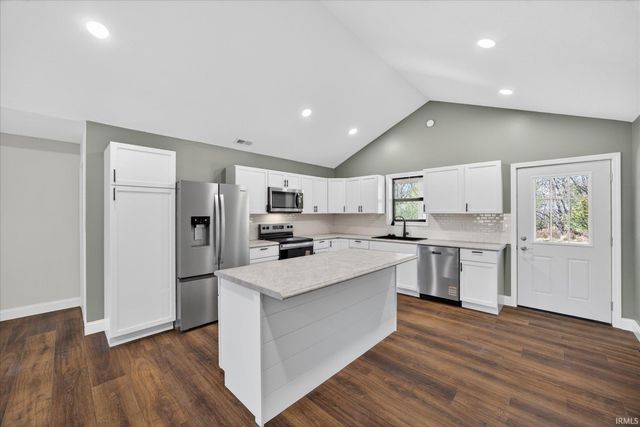 14644 W County RD 400, Linton, IN 47441