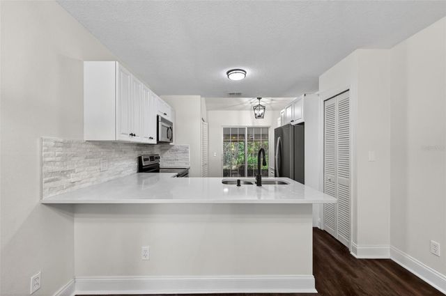 5812 RED CEDAR LANE, Tampa, FL 33625