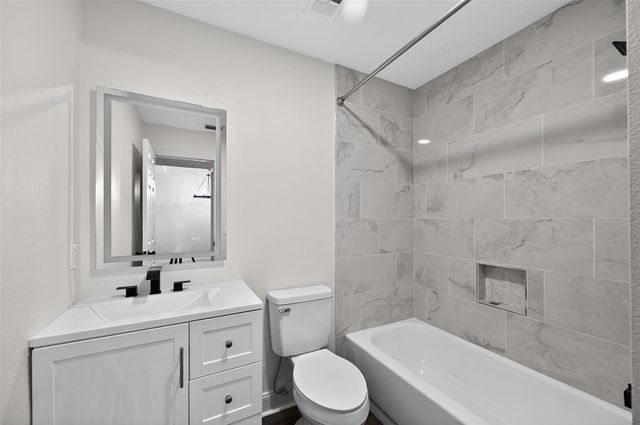 5812 RED CEDAR LANE, Tampa, FL 33625