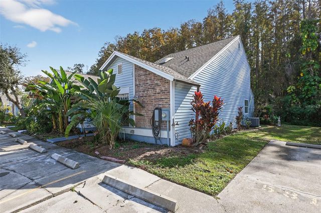 5812 RED CEDAR LANE, Tampa, FL 33625