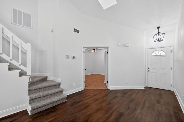 5812 RED CEDAR LANE, Tampa, FL 33625