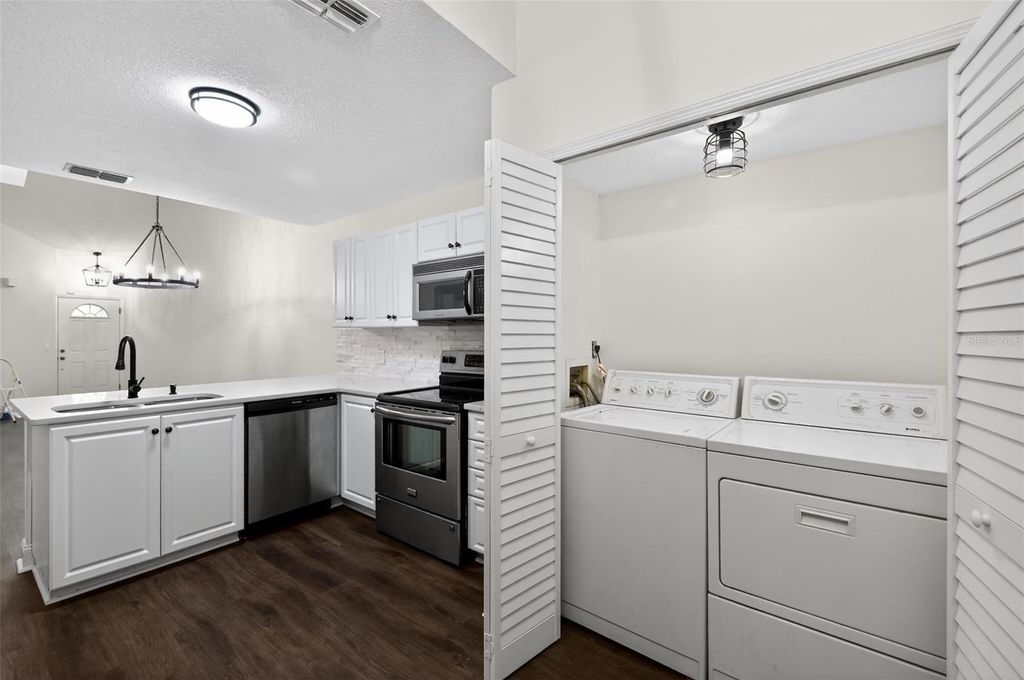 Image 18 of property listing at 5812 RED CEDAR LANE, Tampa, FL 33625