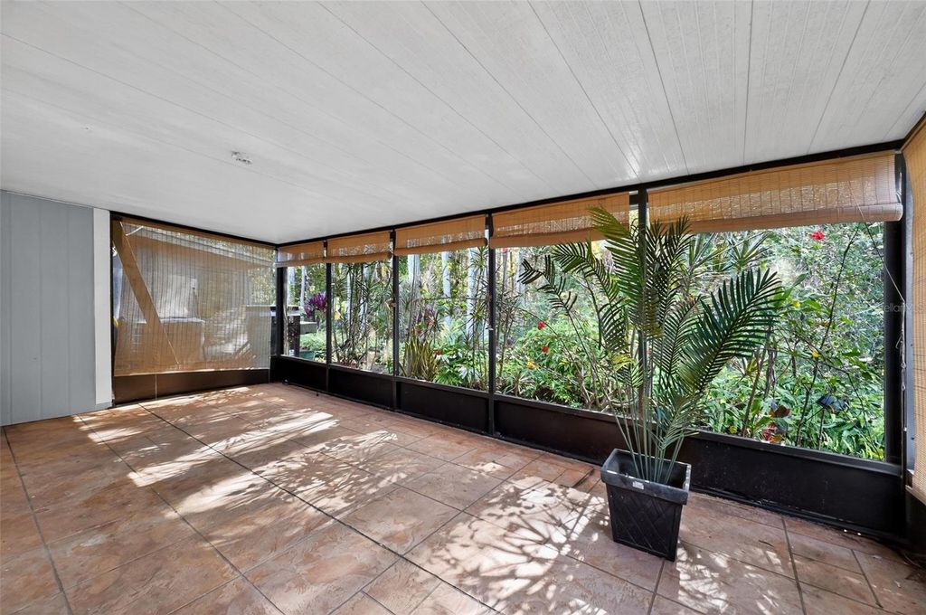 Image 32 of property listing at 5812 RED CEDAR LANE, Tampa, FL 33625