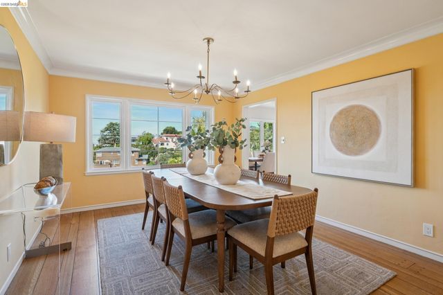 5235 Harbord Dr, Oakland, CA 94618