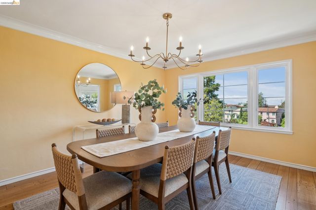 5235 Harbord Dr, Oakland, CA 94618