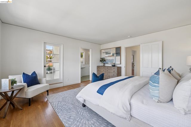 5235 Harbord Dr, Oakland, CA 94618
